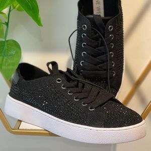 ✨✨New, Nine West black rhinestone sneakers 6M